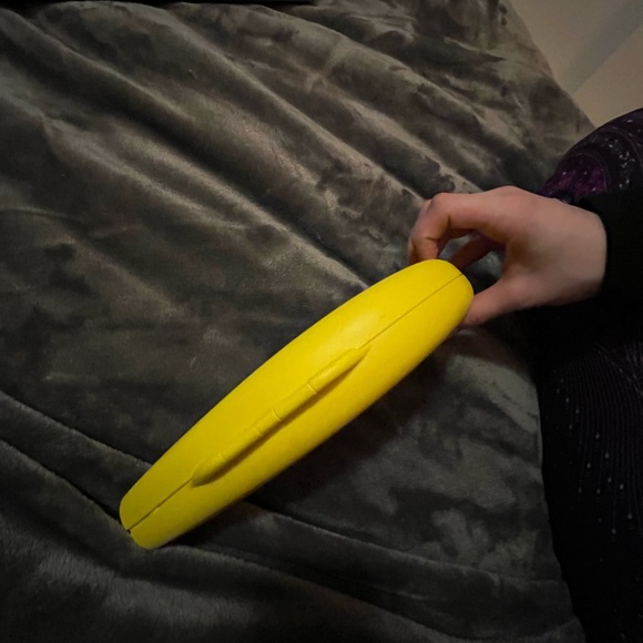 Tupperware Limited Edition Yellow Banana Holder - Picture 6 of 8